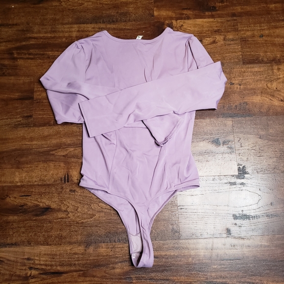 Free People SUPER SOFT DEEP V BODYSUIT Sz M - Picture 6 of 10